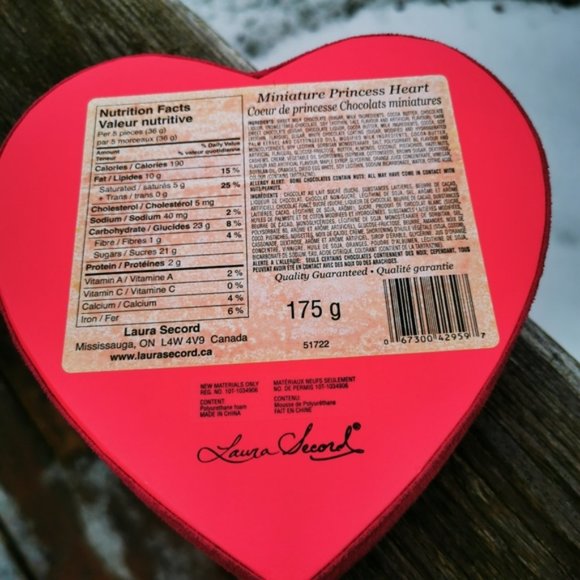 Laura Secord Heart Shaped Pink Velvet Chocolate Box with Bow - Picture 7 of 16